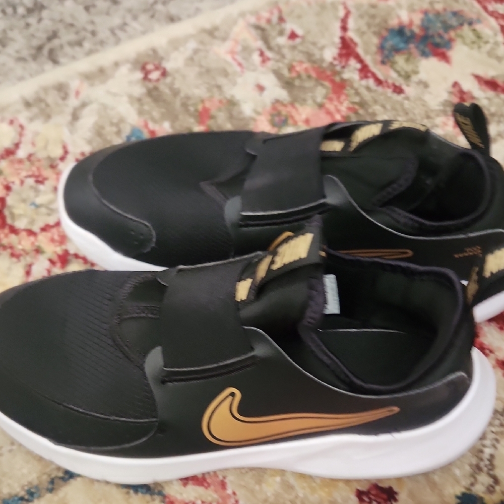 Nike Big Boy Runners. 5 Pairs Slip-On Sneakers - Black, Red, Blue, Green 5 Pairs - Picture 3 of 7